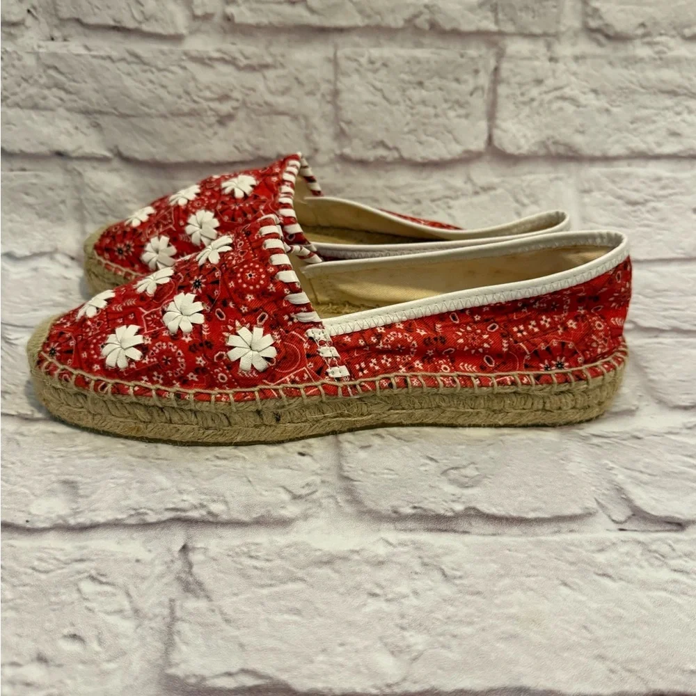 Jack Rogers Palmer Espadrilles in a red & white floral/bandana print womens 8.5